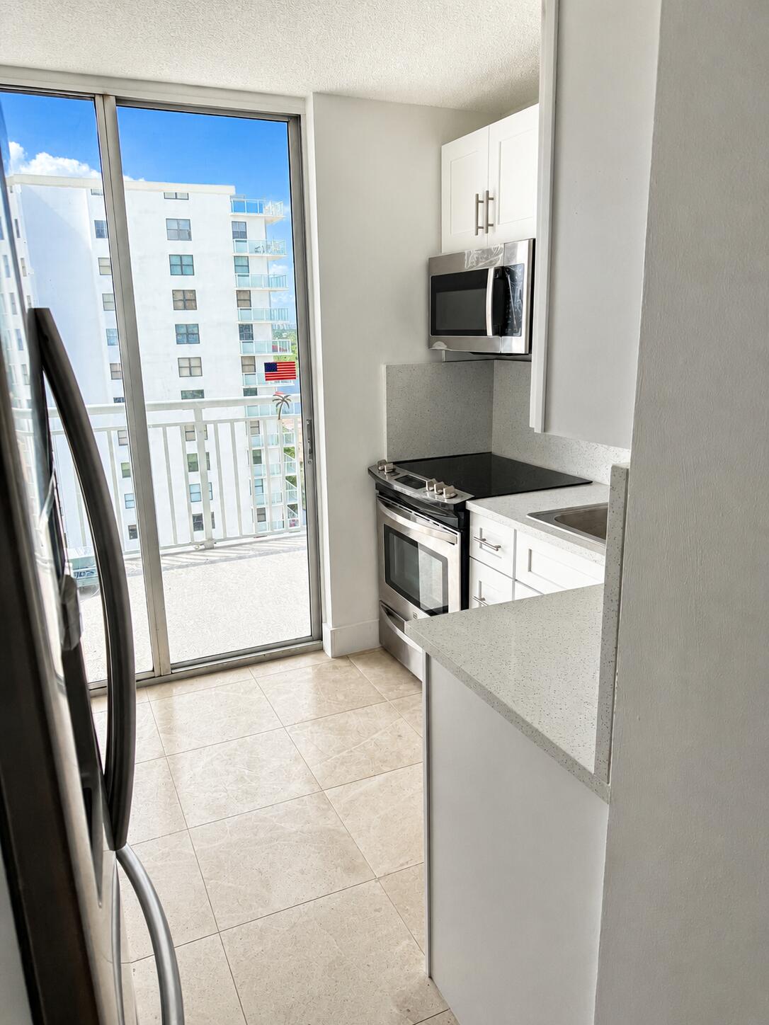1505 North Riverside Drive, Unit 1002 Pompano Beach, FL 33062 - Photo 27 of 32 Kitchen