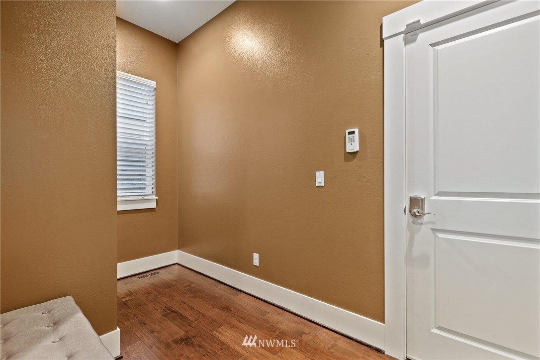 13604 161st Place Southeast Renton, WA 98059 - Photo 14 of 32