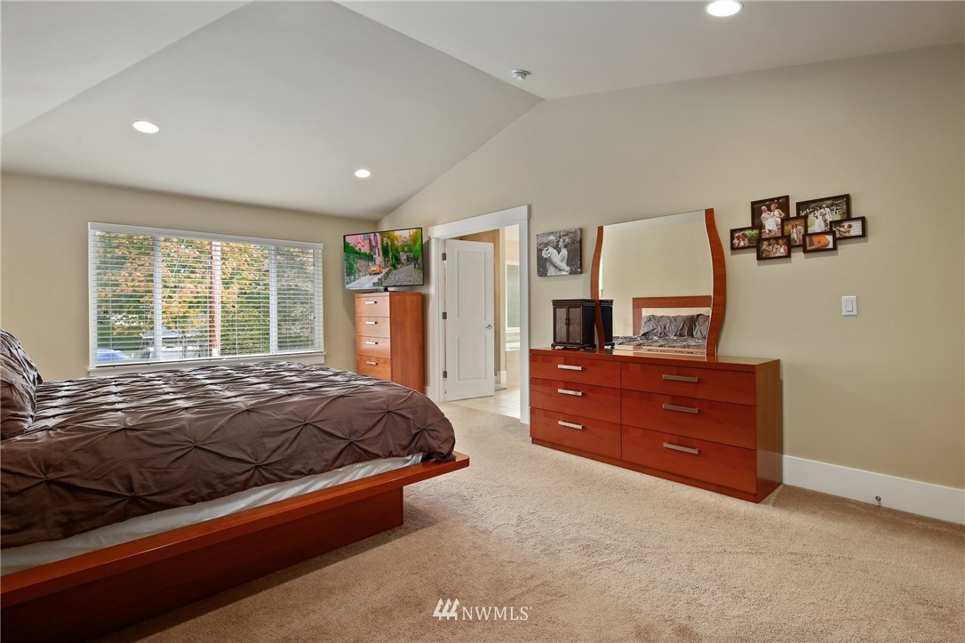 13604 161st Place Southeast Renton, WA 98059 - Photo 16 of 32