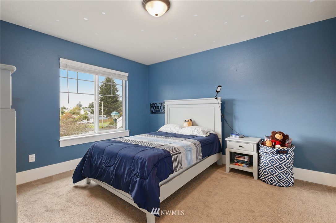 13604 161st Place Southeast Renton, WA 98059 - Photo 18 of 32