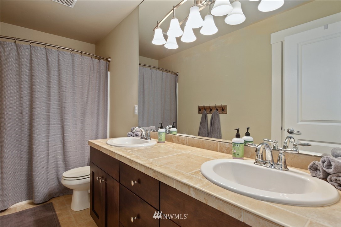 13604 161st Place Southeast Renton, WA 98059 - Photo 19 of 32