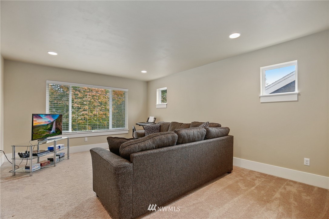 13604 161st Place Southeast Renton, WA 98059 - Photo 23 of 32