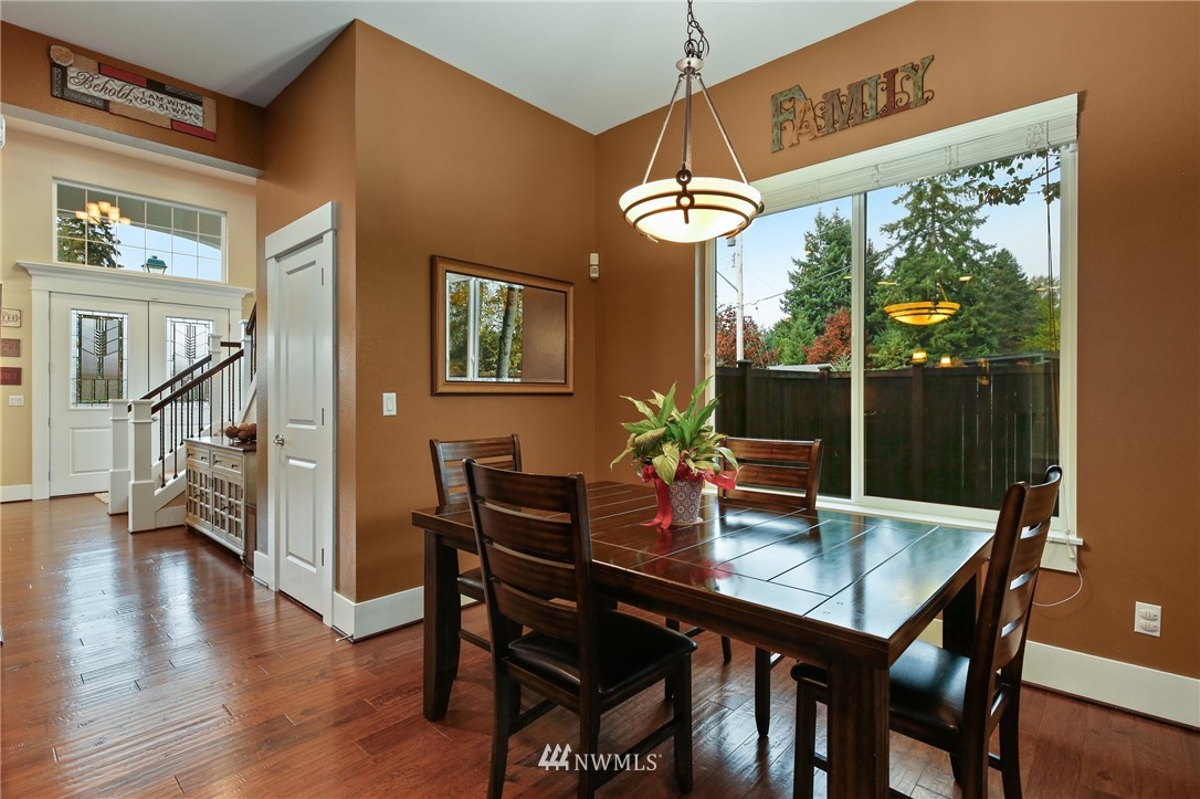 13604 161st Place Southeast Renton, WA 98059 - Photo 5 of 32