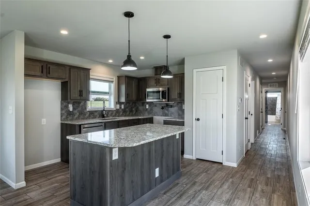 $250,000 | 16878 South Ratner Road, Overbrook, KS 66524