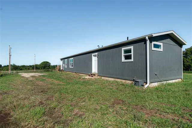 $250,000 | 16878 South Ratner Road, Overbrook, KS 66524