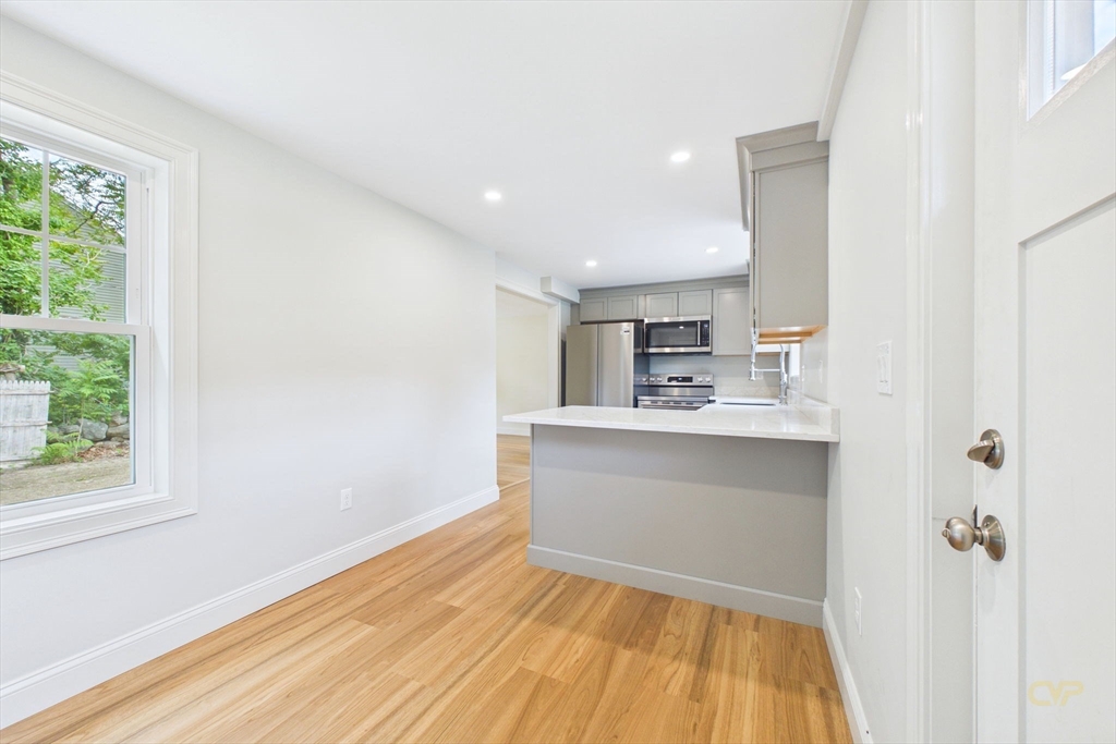 267 Bakerville Road Dartmouth, MA 02748 - Photo 8 of 29
