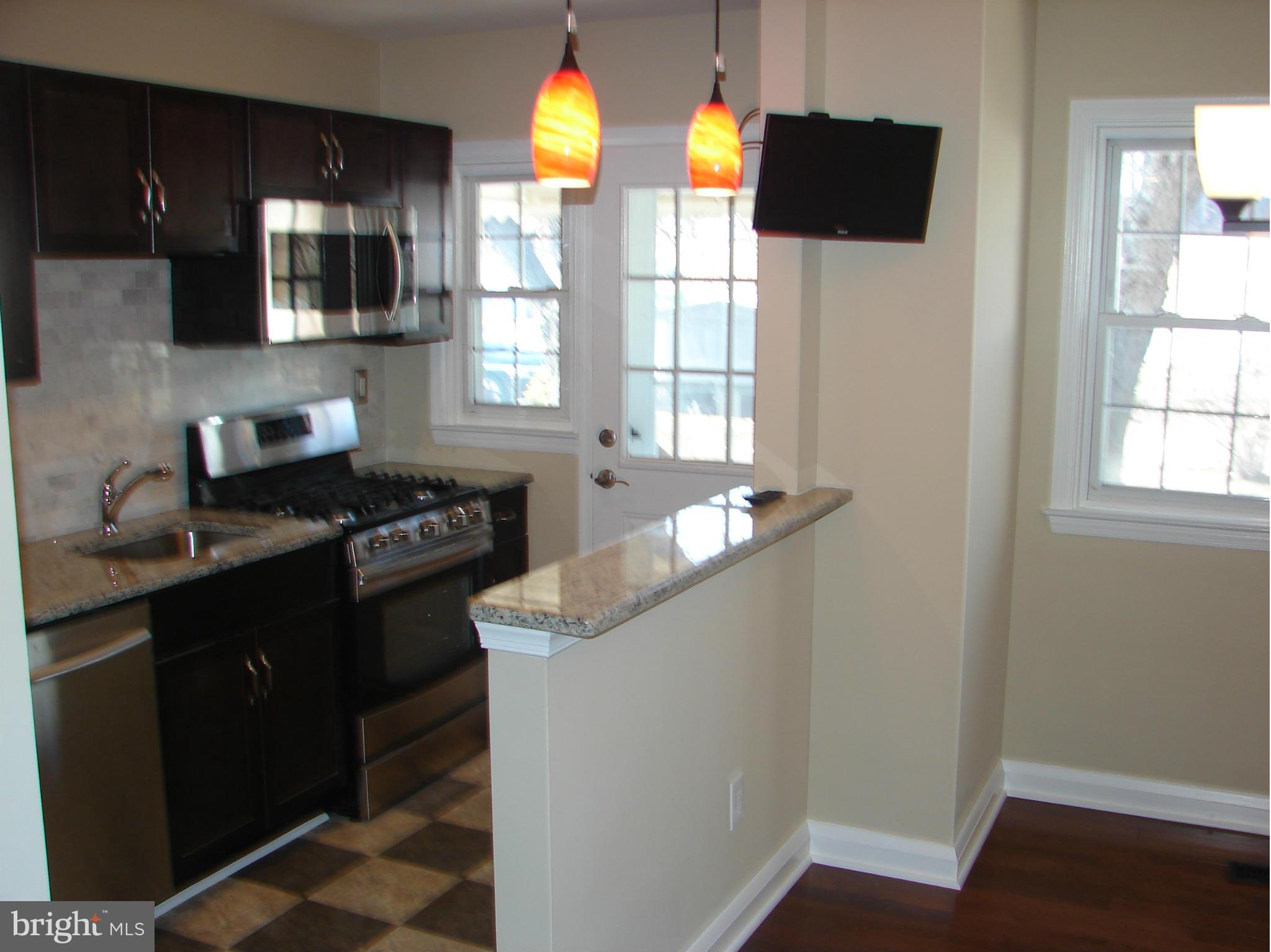 308 Leeanne Road Baltimore, MD 21221 - Photo 4 of 24 Kitchen
