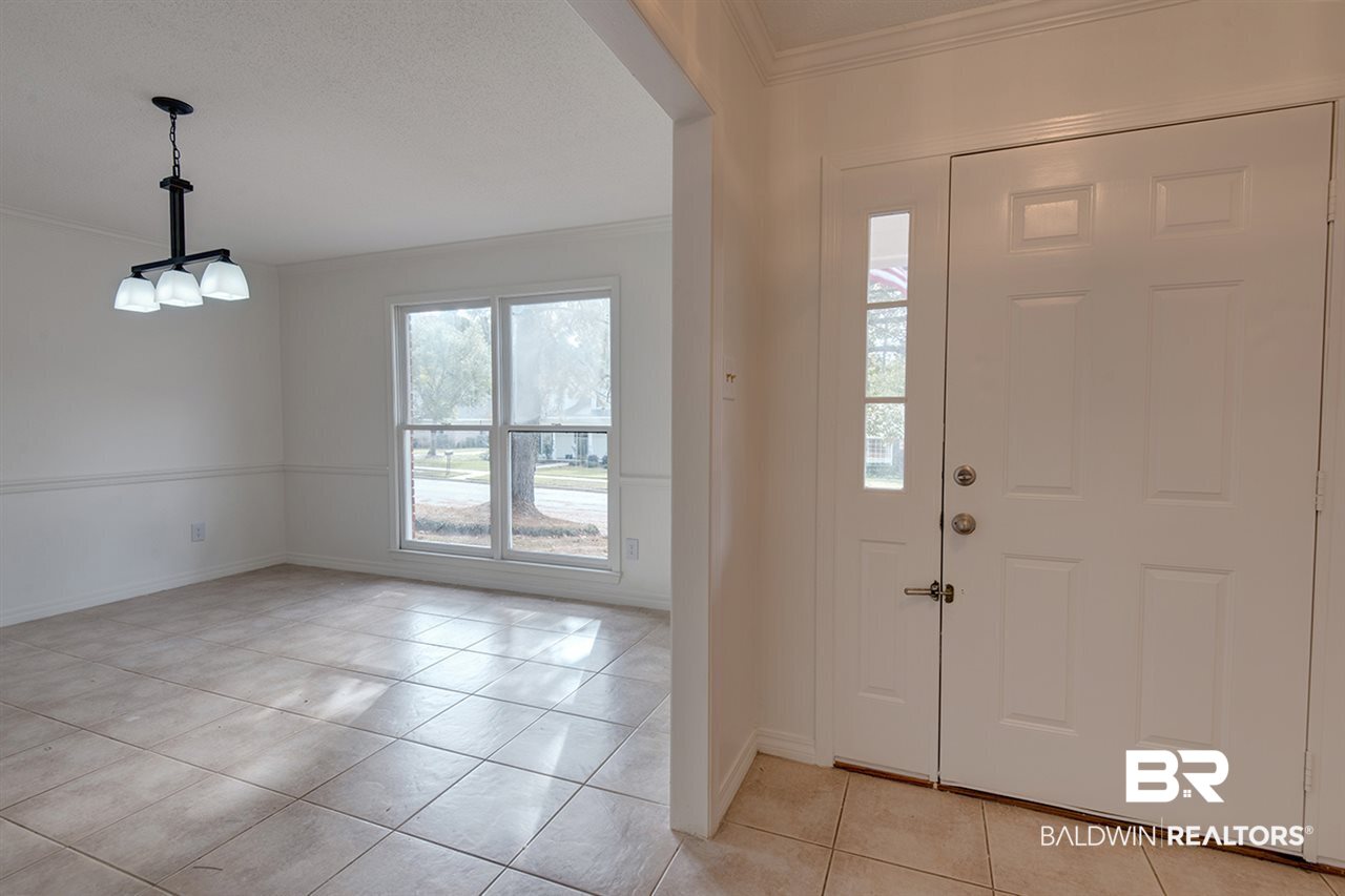 4916 Meredith Court Mobile, AL 36618 - Photo 7 of 32 Entry
