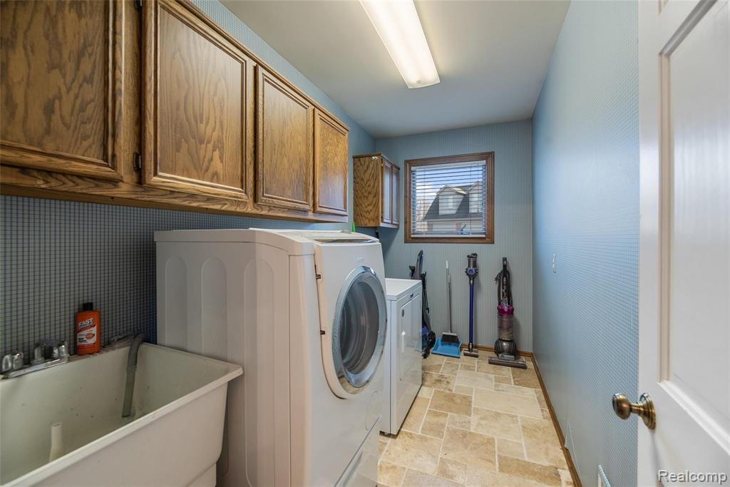 2633 Lambeth Park Rochester Hills, MI 48306 - Photo 21 of 40