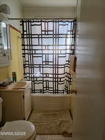 a view of utility room