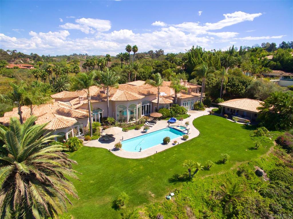 6827 Alydar Corte Del Mar, CA 92014 - Photo 22 of 24 a view of a house with a yard and sitting area