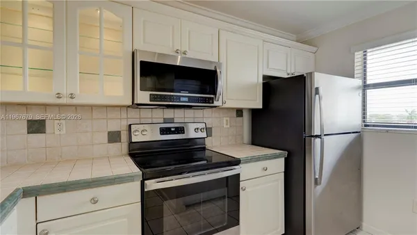 $2,300 | 10155 Northwest 9th St Circle, Unit 4401, Miami, FL 33172