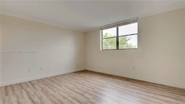 $2,300 | 10155 Northwest 9th St Circle, Unit 4401, Miami, FL 33172