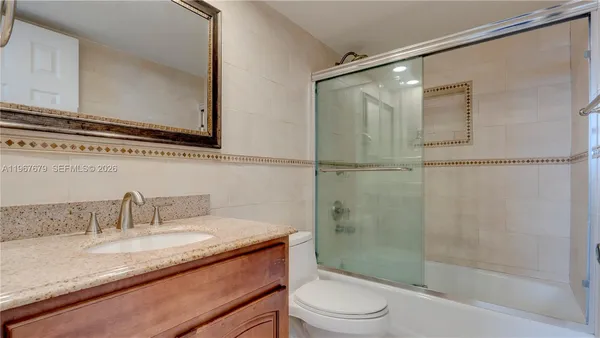 $2,300 | 10155 Northwest 9th St Circle, Unit 4401, Miami, FL 33172