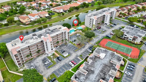 $2,300 | 10155 Northwest 9th St Circle, Unit 4401, Miami, FL 33172