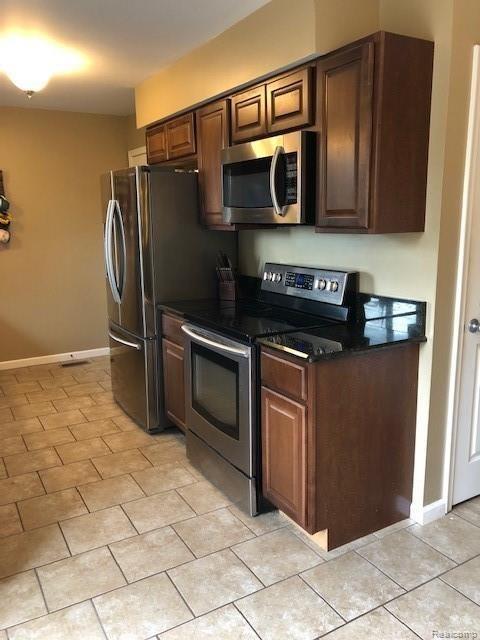 10258 East Mt Morris Road Davison, MI 48423 - Photo 12 of 32 10258-12jpg.jpg