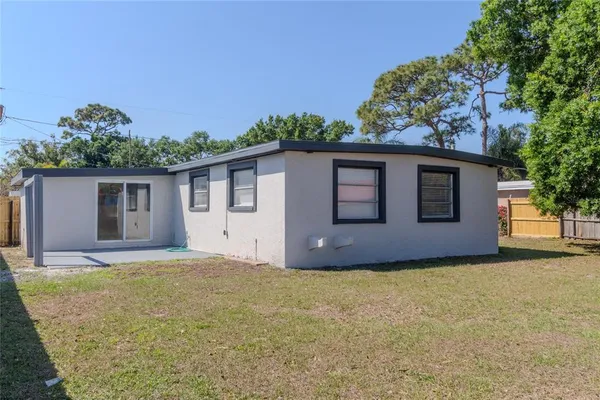 $349,000 | 10889 124th Avenue North, Largo, FL 33778