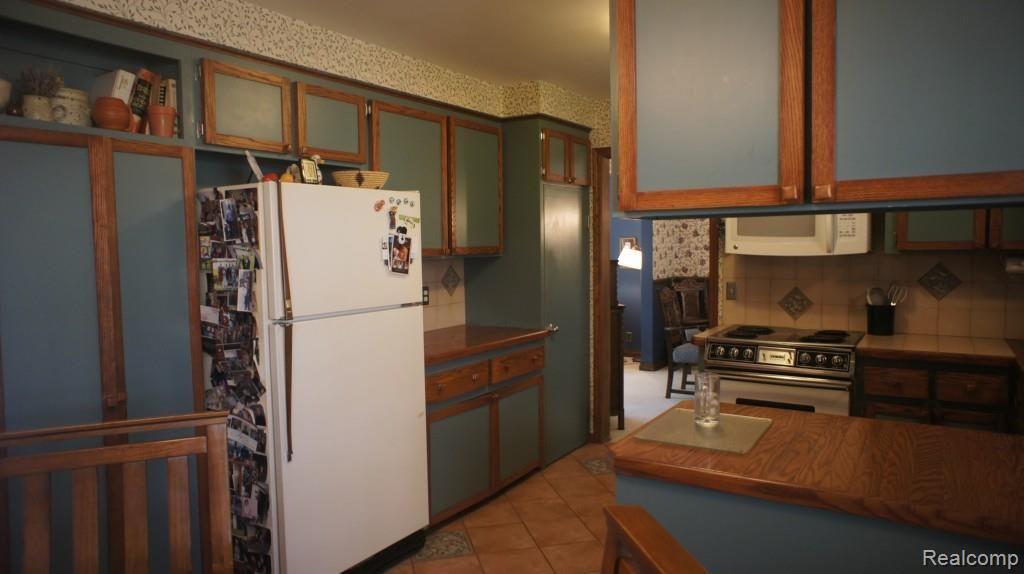 155 Lewiston Road Grosse Pointe, MI 48236 - Photo 8 of 22