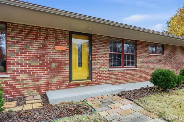 $248,800 | 3804 Tanbark Drive, Swansea, IL 62226