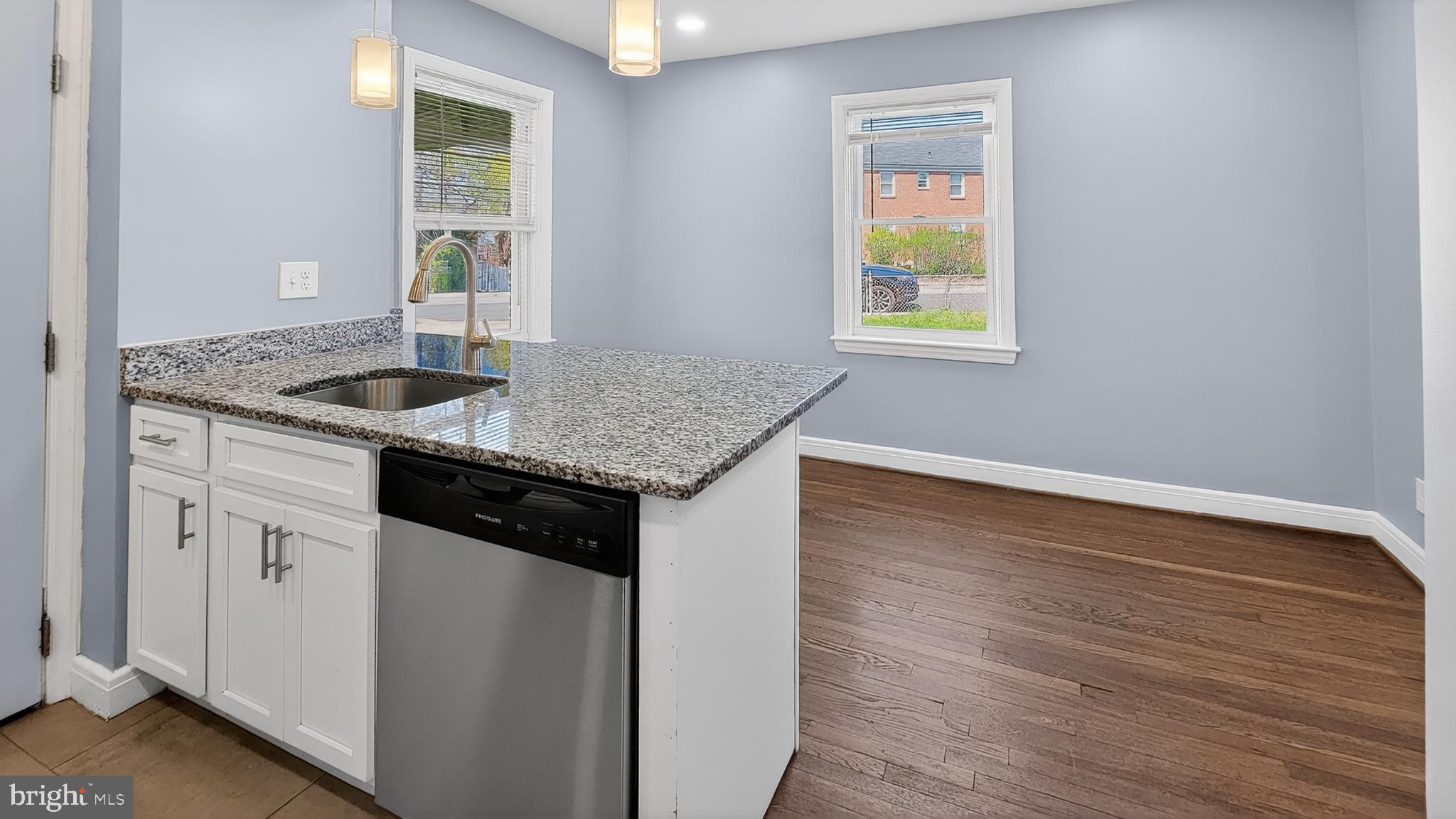 52 Upmanor Road Baltimore, MD 21229 - Photo 11 of 29