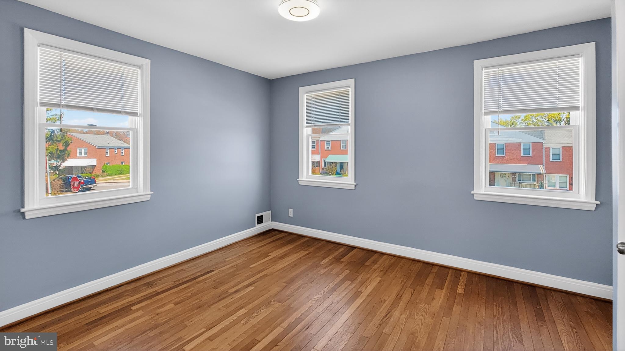 52 Upmanor Road Baltimore, MD 21229 - Photo 15 of 29