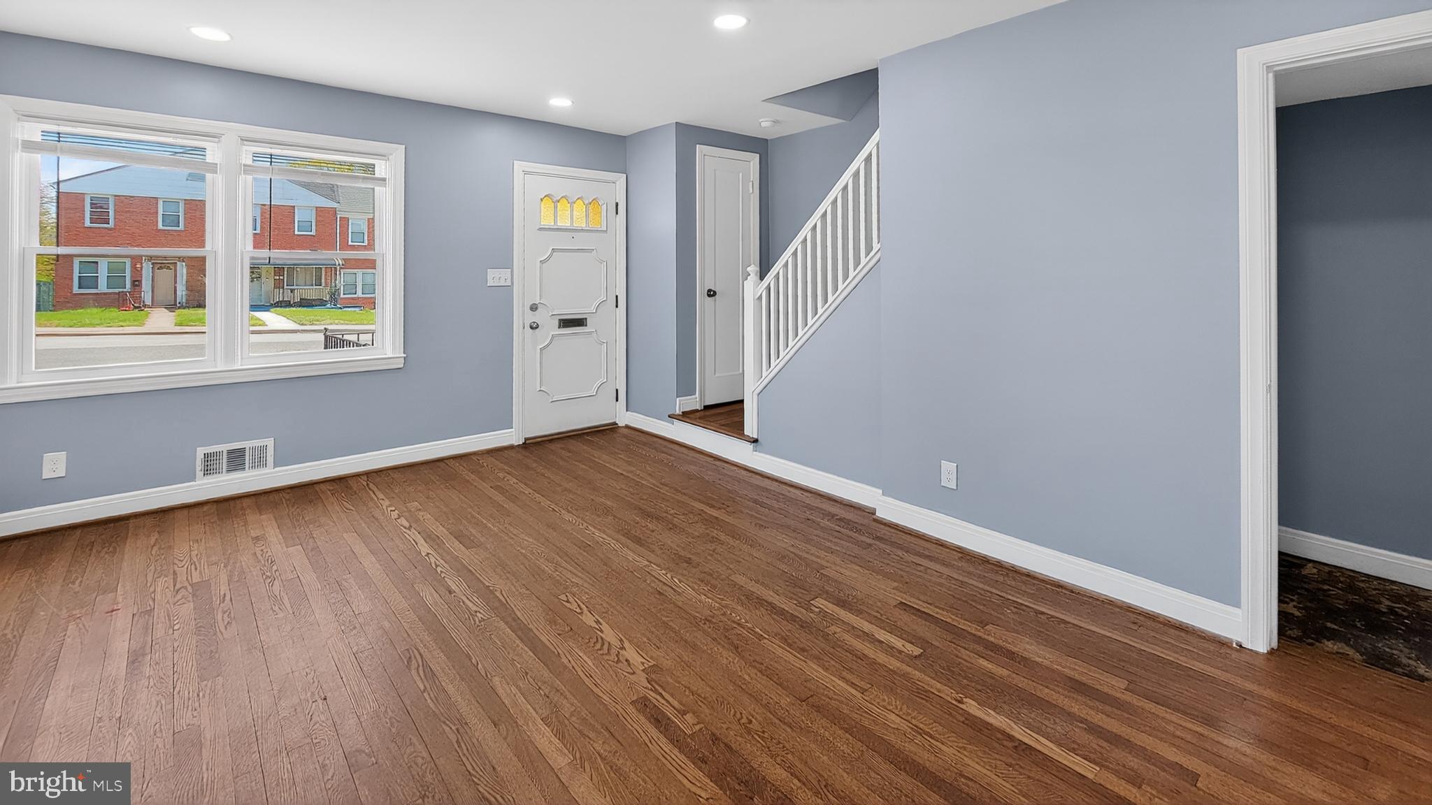 52 Upmanor Road Baltimore, MD 21229 - Photo 7 of 29