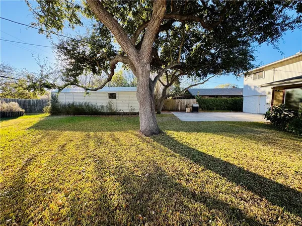 $2,500 | 206 Ghent Place, Portland, TX 78374