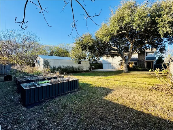 $2,500 | 206 Ghent Place, Portland, TX 78374