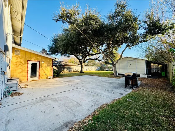 $2,500 | 206 Ghent Place, Portland, TX 78374