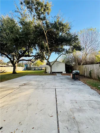 $2,500 | 206 Ghent Place, Portland, TX 78374
