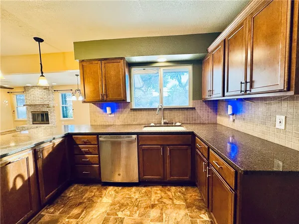 $2,500 | 206 Ghent Place, Portland, TX 78374