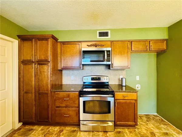 $2,500 | 206 Ghent Place, Portland, TX 78374