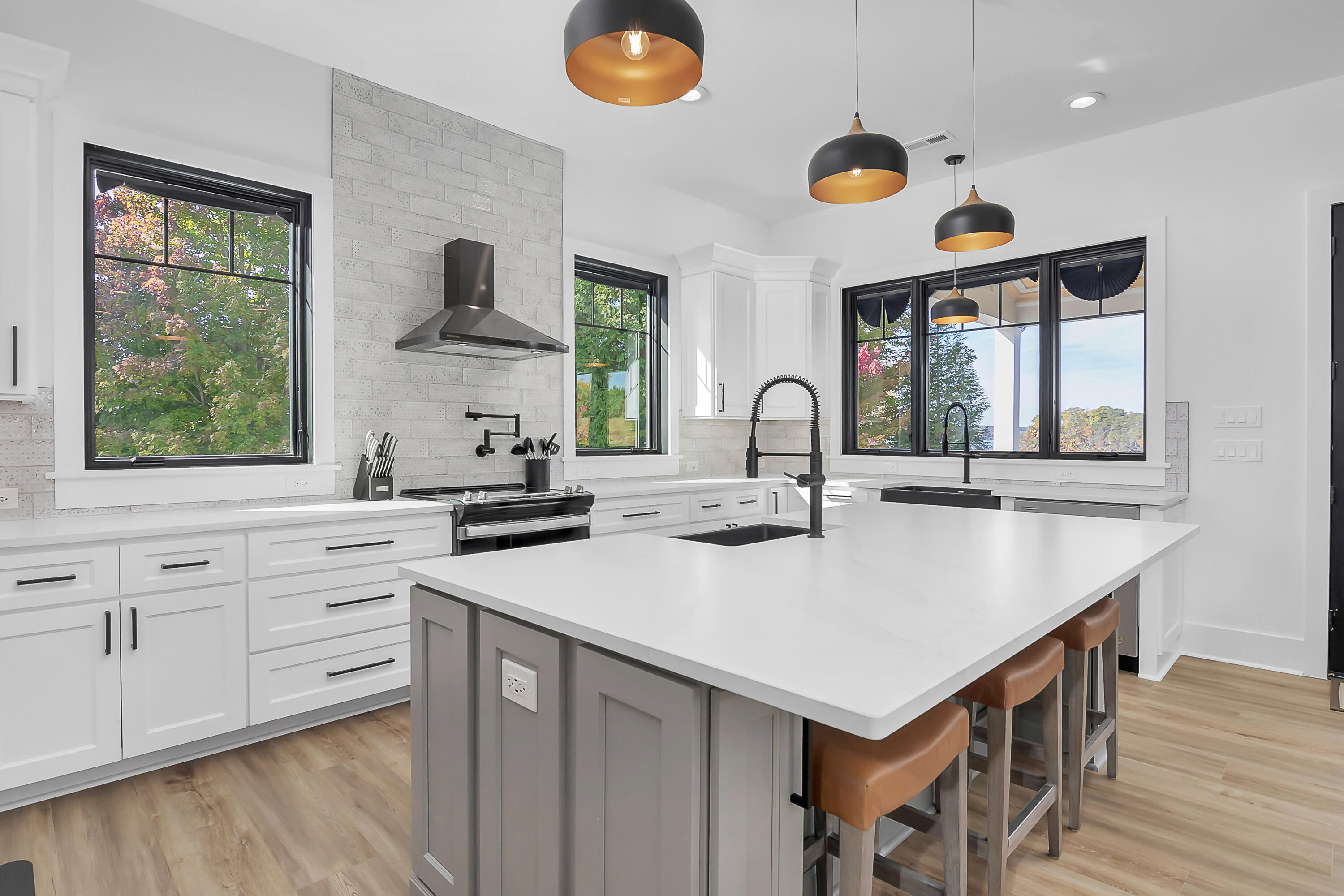 176 Three Point Isle Drive Penhook, VA 24137 - Photo 20 of 89 Kitchen