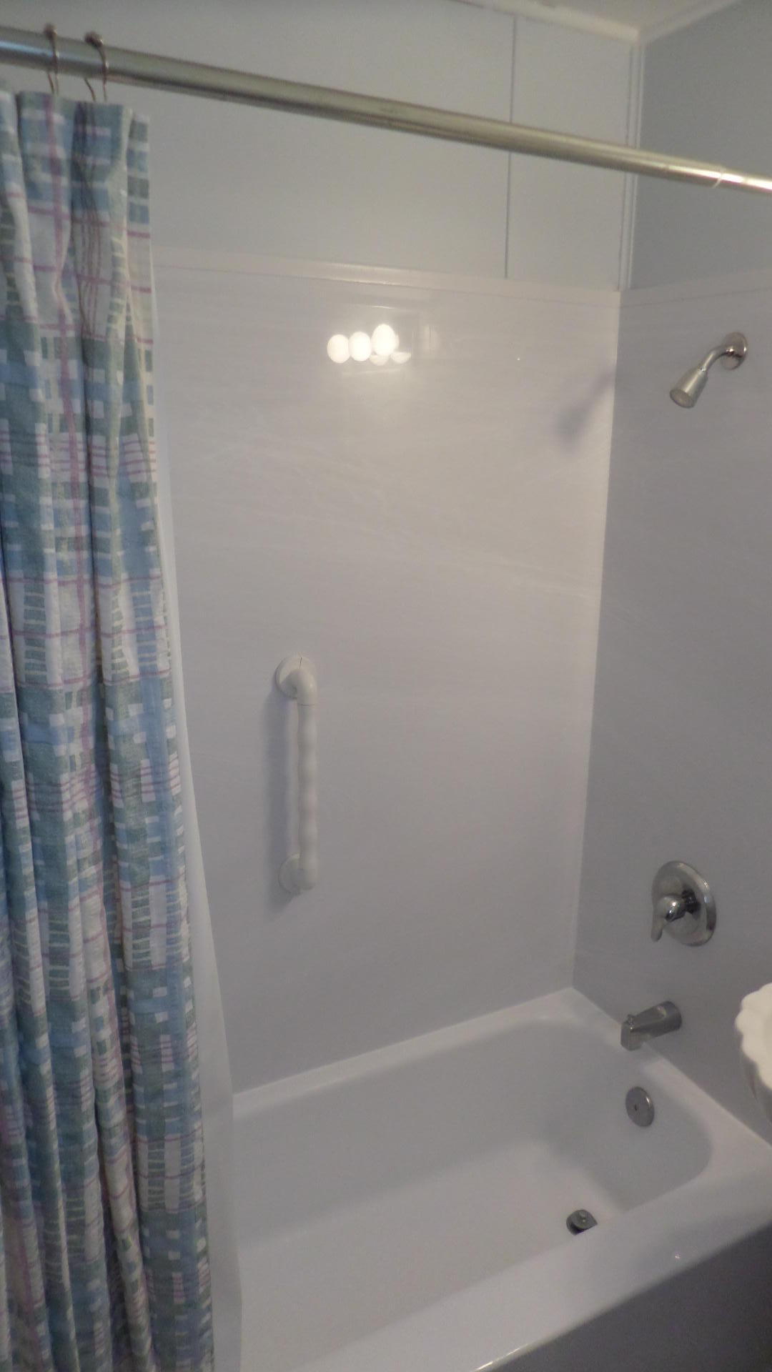 112 Parma Road Oak Ridge, TN 37830 - Photo 22 of 34 Full Bath Tub