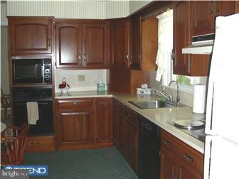 195 Thomas Place Sinking Spring, PA 19608 - Photo 7 of 12