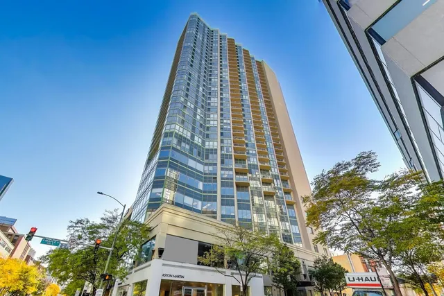 $432,500 | 111 West Maple Street, Unit 2803, Chicago, IL 60610