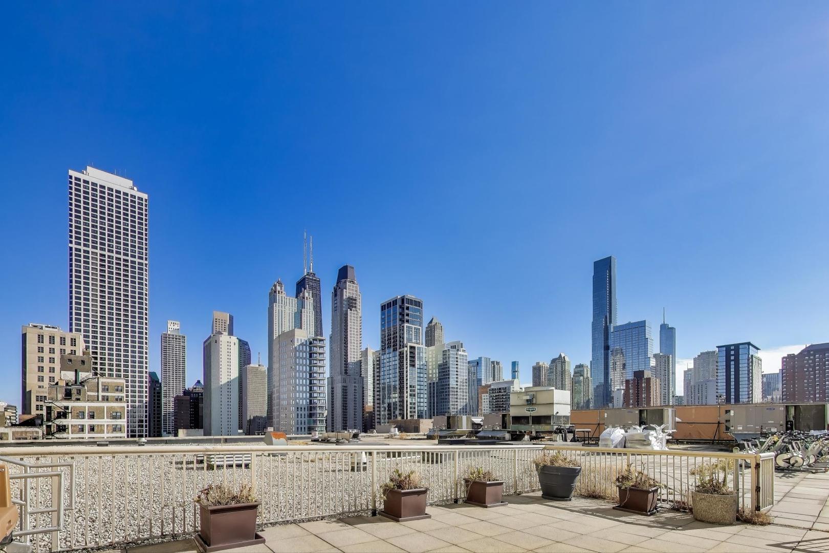 111 West Maple Street, Unit 2803 Chicago, IL 60610 - Photo 28 of 36