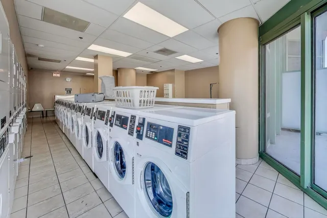 $432,500 | 111 West Maple Street, Unit 2803, Chicago, IL 60610