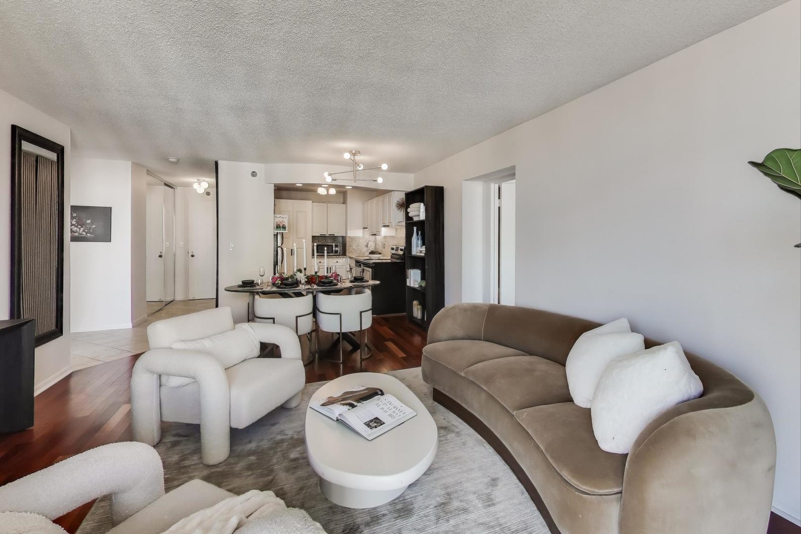 111 West Maple Street, Unit 2803 Chicago, IL 60610 - Photo 6 of 36