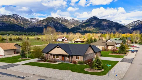 $865,000 | 73 Country Club Way, Thayne, WY 83127