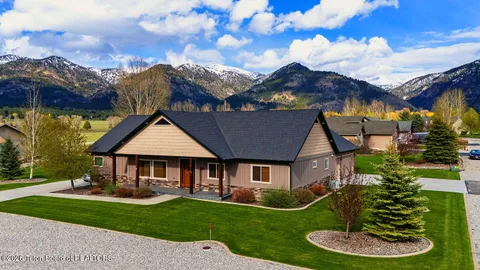 $865,000 | 73 Country Club Way, Thayne, WY 83127