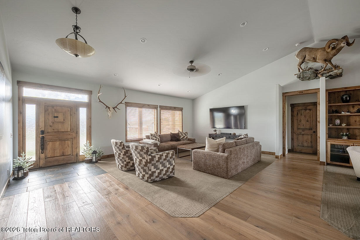 73 Country Club Way Thayne, WY 83127 - Photo 4 of 36 Caudill int 9578