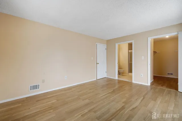 $2,300 | 318 Wimbeldon Court, North Brunswick, NJ 08902