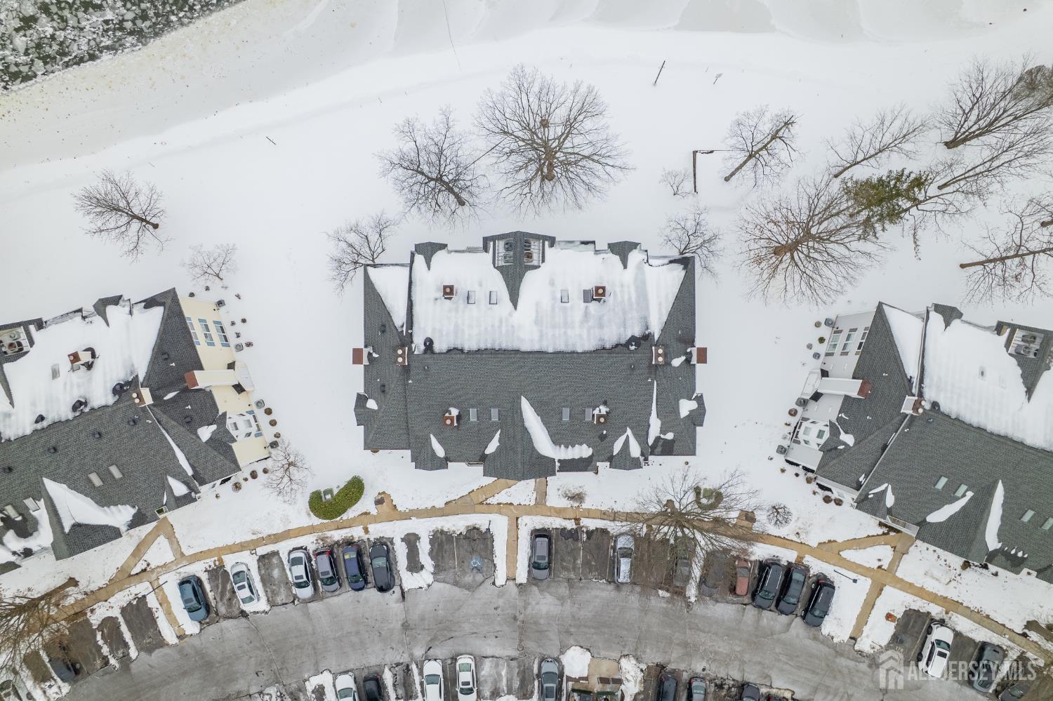 318 Wimbeldon Court North Brunswick, NJ 08902 - Photo 5 of 18