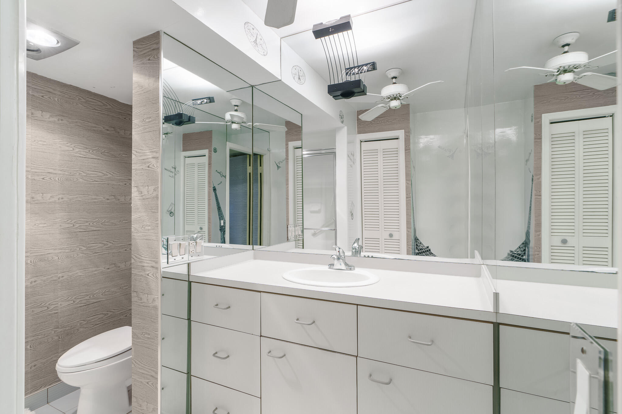 950 Ponce De Leon Road, Unit 512 Boca Raton, FL 33432 - Photo 17 of 39 Primary Bath