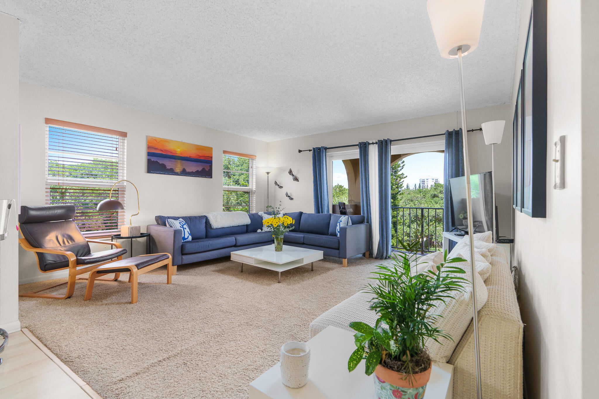 950 Ponce De Leon Road, Unit 512 Boca Raton, FL 33432 - Photo 4 of 39 Living Room