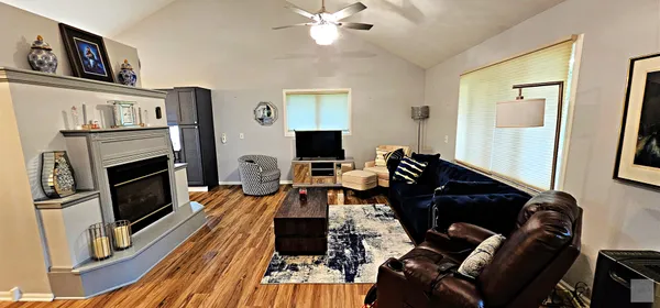 $215,000 | 1 Wherry Drive, Putnam, IL 61560
