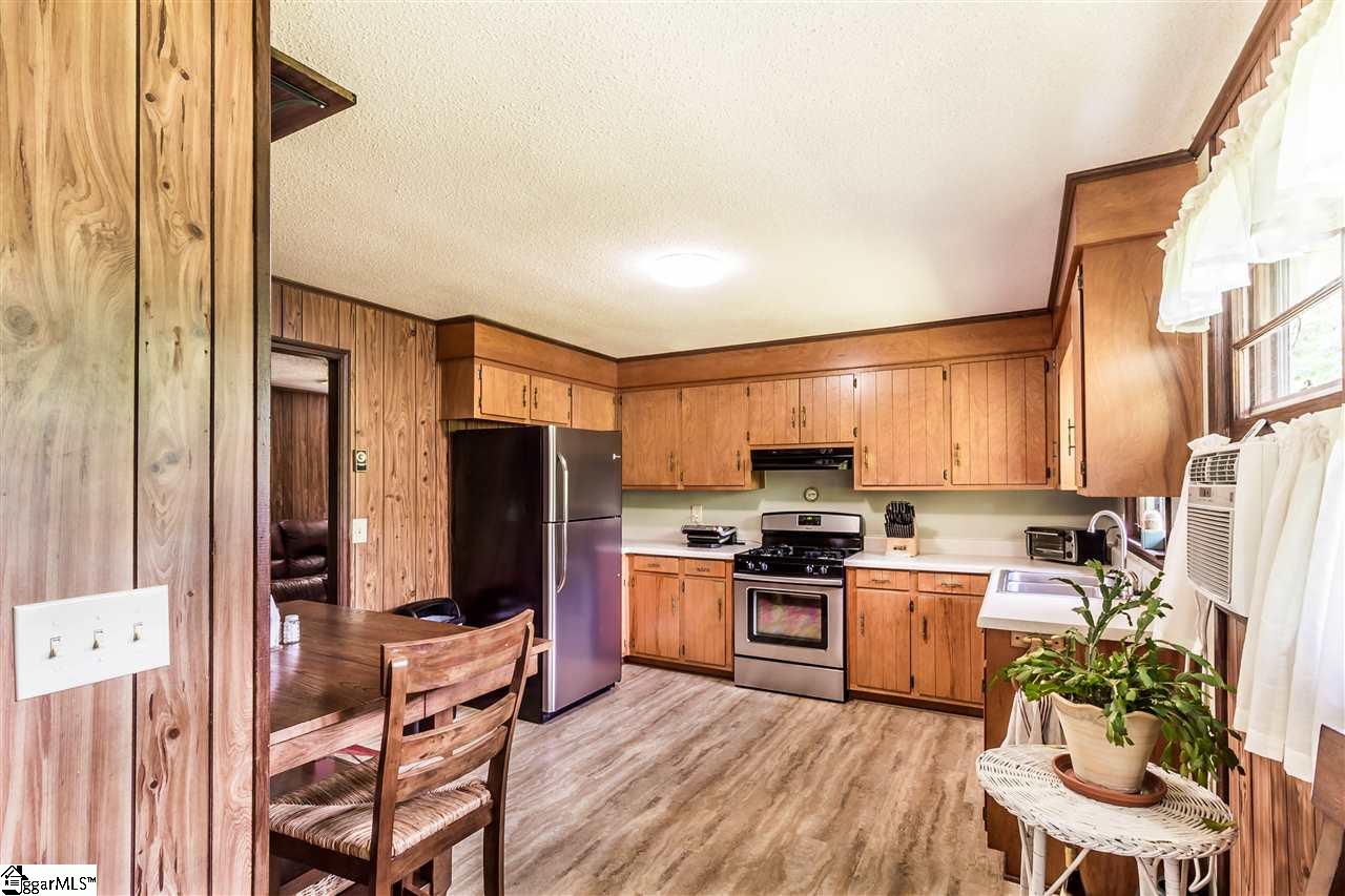 820 Knox Road Seneca, SC 29672 - Photo 2 of 31