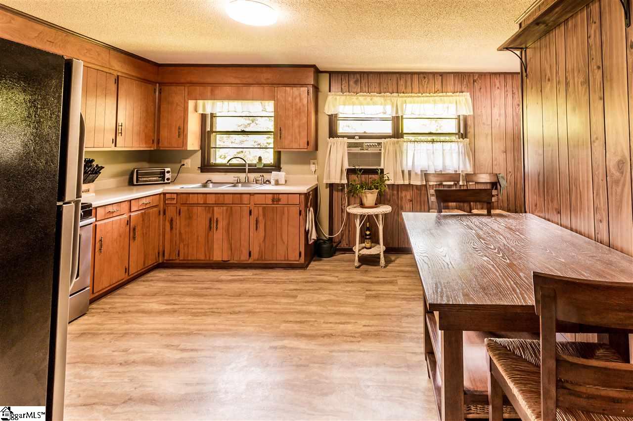 820 Knox Road Seneca, SC 29672 - Photo 16 of 31