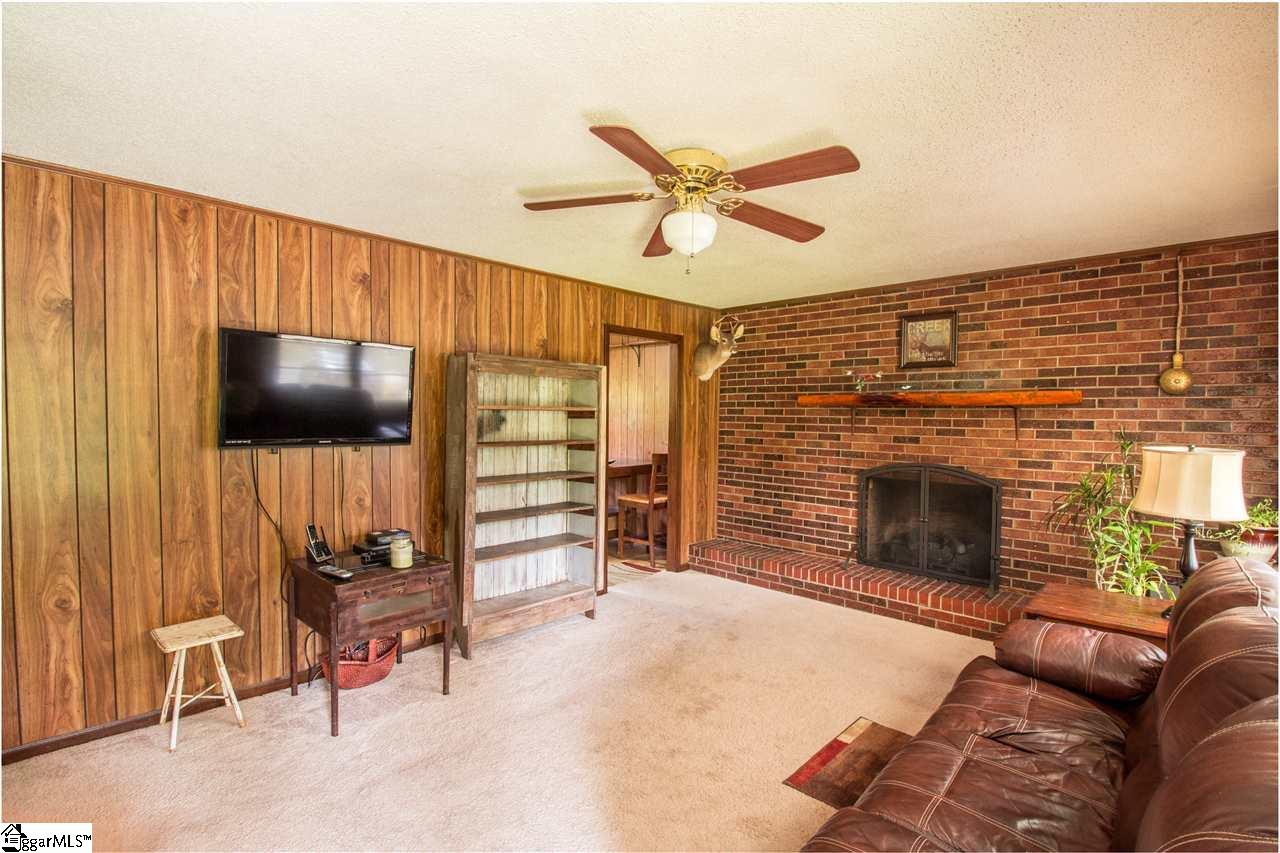 820 Knox Road Seneca, SC 29672 - Photo 3 of 31